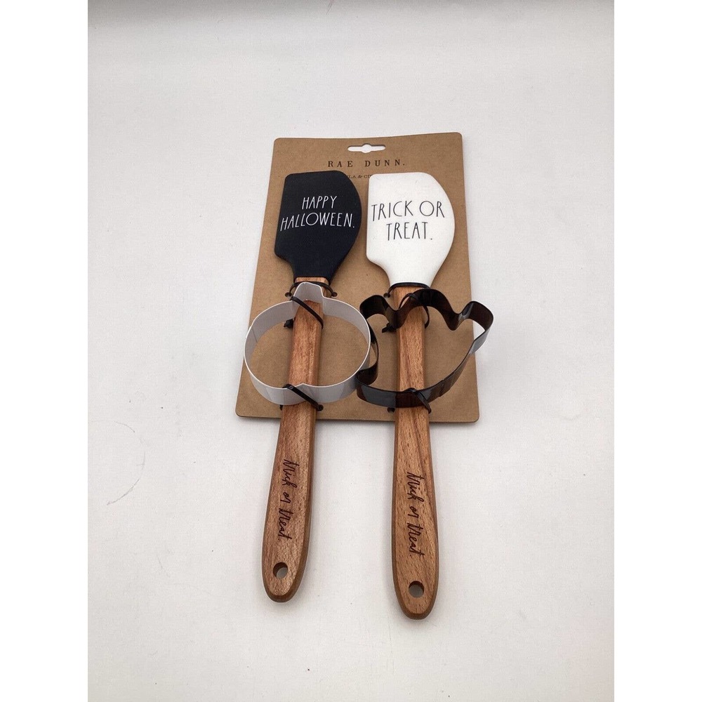 Rae Dunn "Boo" And "Hocus Pocus " Spatula/Cookie Cutter Set. NEW